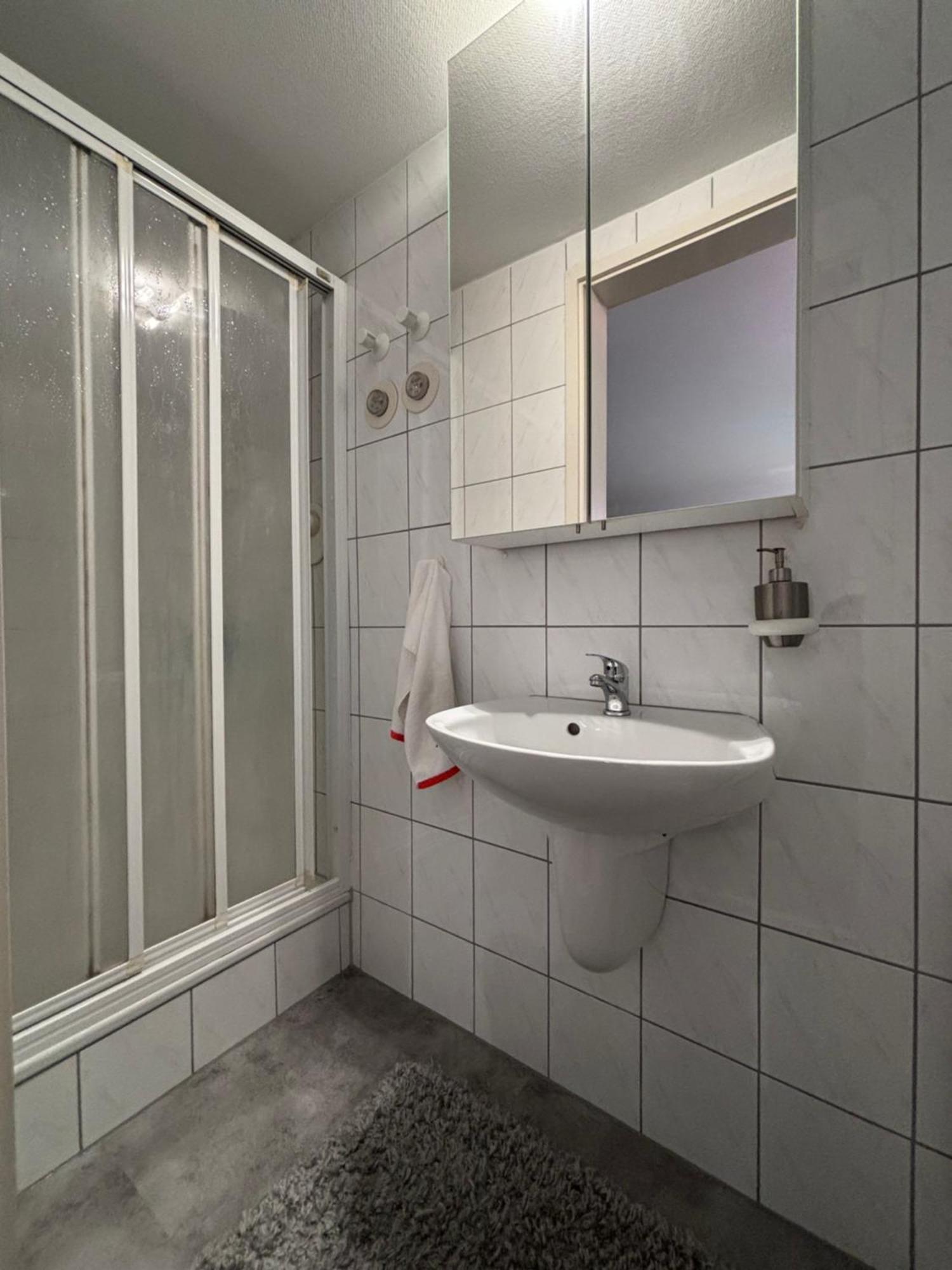 Doppelzimmer In Stuttgart-Birkach - Naehe Musicals Im Si-Zentrum, Messe, Flughafen, Uni Hohenheim Dış mekan fotoğraf